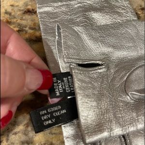 Silver leather Italian leather gloves